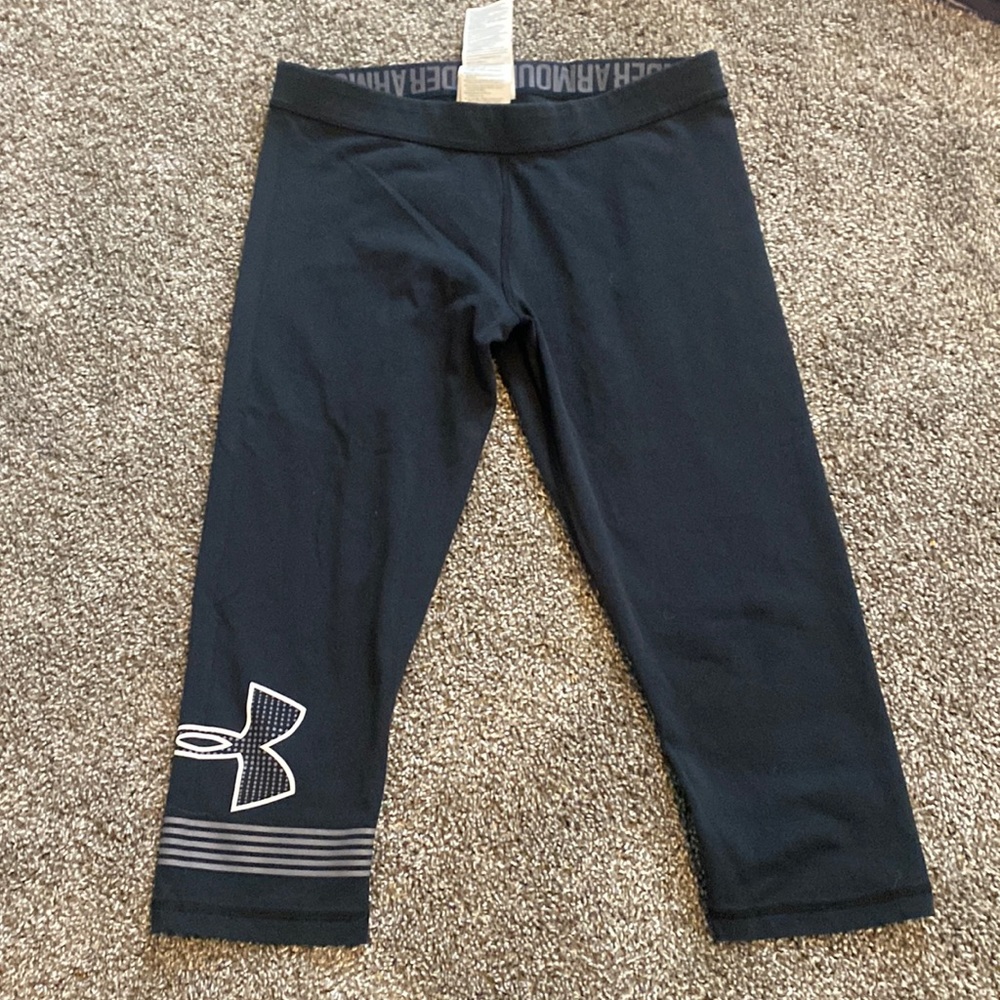 Women’s under armor, Capri fitted leggings